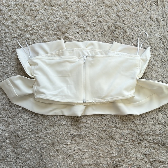 Pearly White Ribbon Strapless Top - Picture 2 of 2